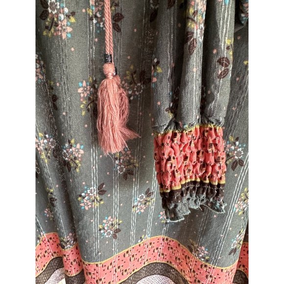 One World sz XL green print tasseled Boho long sleeve ruched cuff shoulder top - Picture 3 of 8